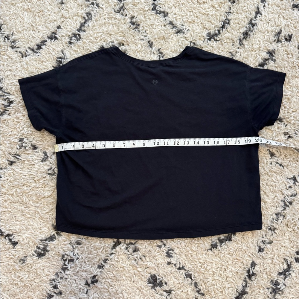 Women Lululemon Cates T-Shirt Size 6
